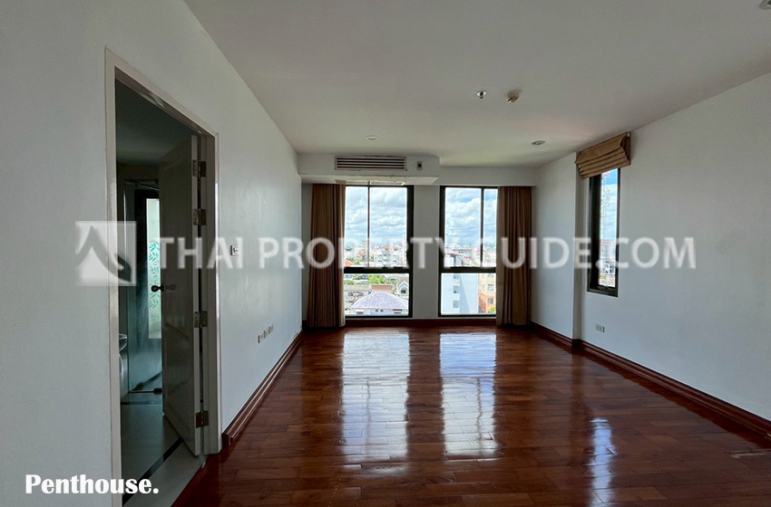 Apartment in Bangnatrad 